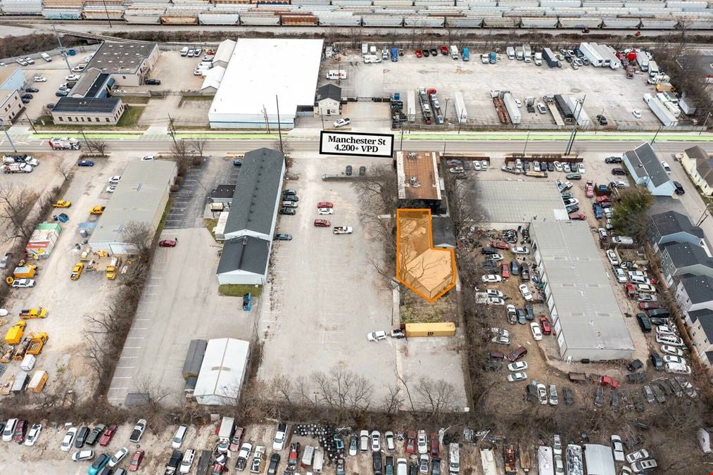 2,950 SF of Commercial Space in Lexington's Distillery District