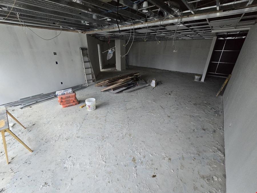 PREMIER OFFICE: Amazing opportunity to lease!