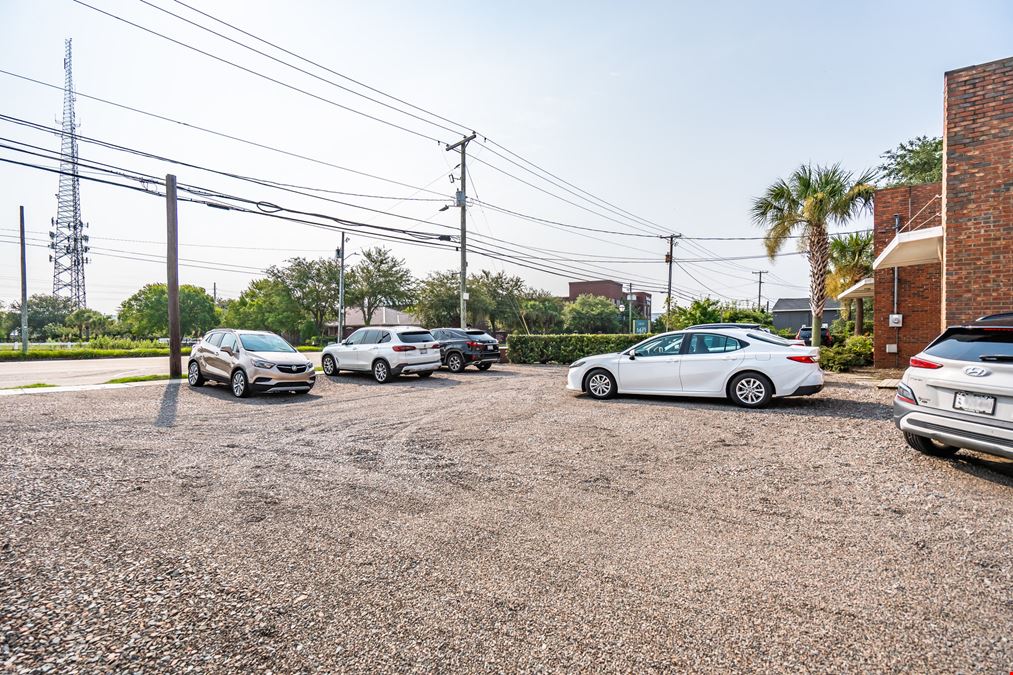 1557 Meeting Street
