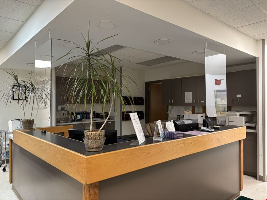 1545-1547 Columbia Tpk- Medical Office for Sale or Lease