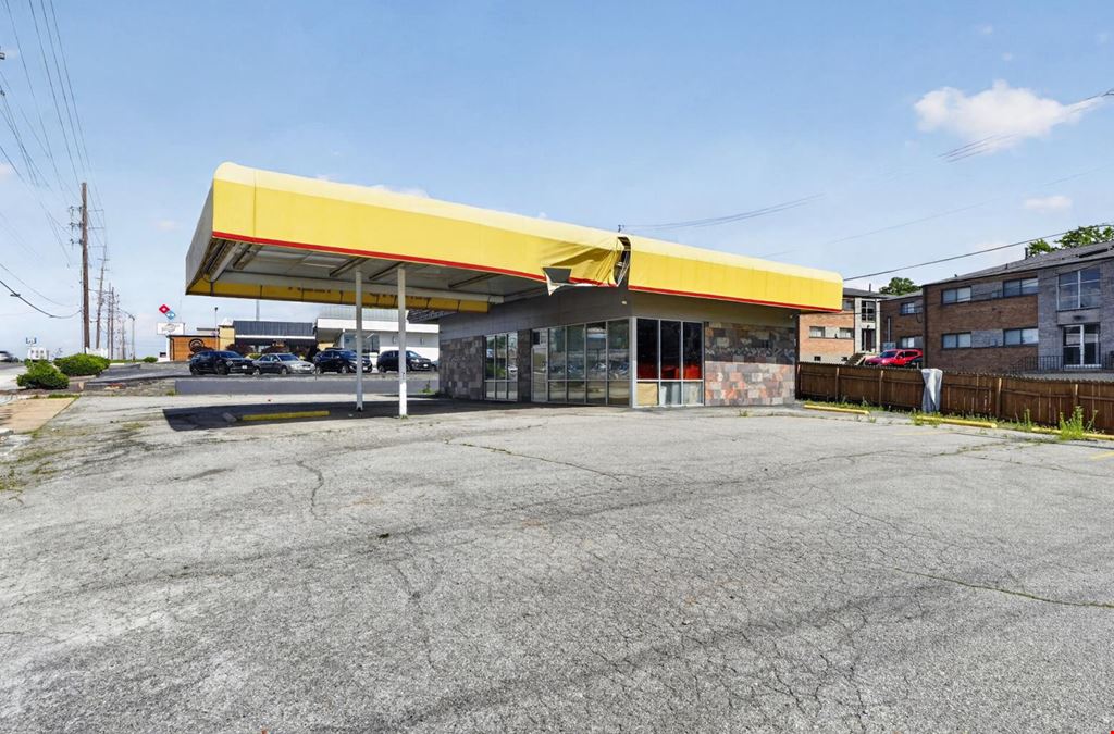 Freestanding QSR On .30 Acres At Signalized Intersection