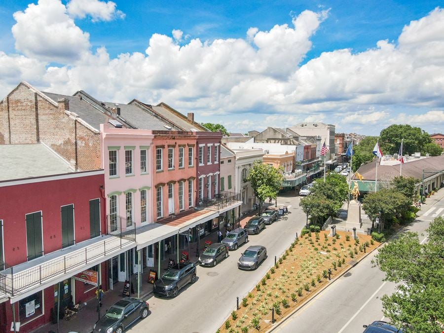 Classic French Quarter Building & Restaurant