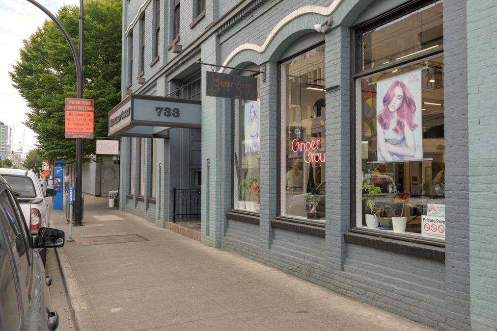 733 Johnson St (301)