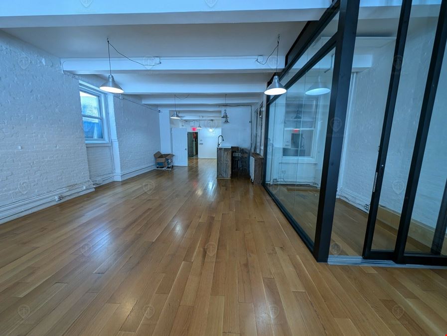 2,500 SF | 27 E 21st Street | Historic Retail/Office Space For Lease