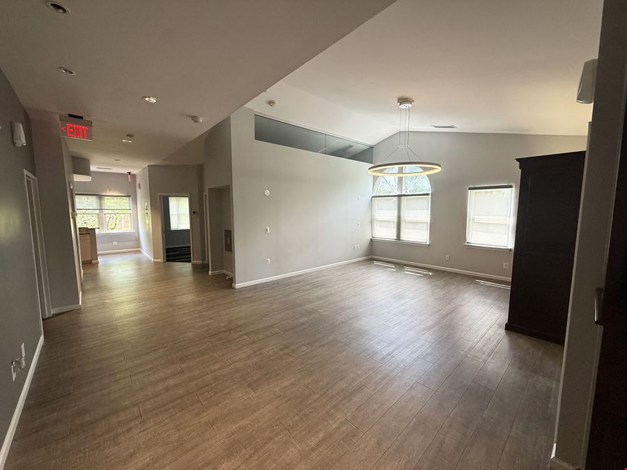 4200 Evergreen Lane, Units 334-335