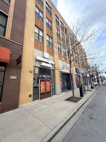 Preview of Retail space for Rent at 3254 North Lincoln Avenue
