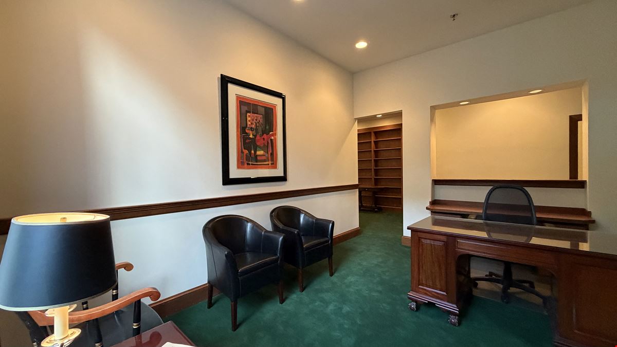400 Commonwealth Ave #104C
