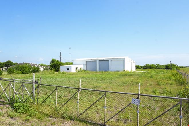 Preview of Industrial space for Rent at 552 E Austin St