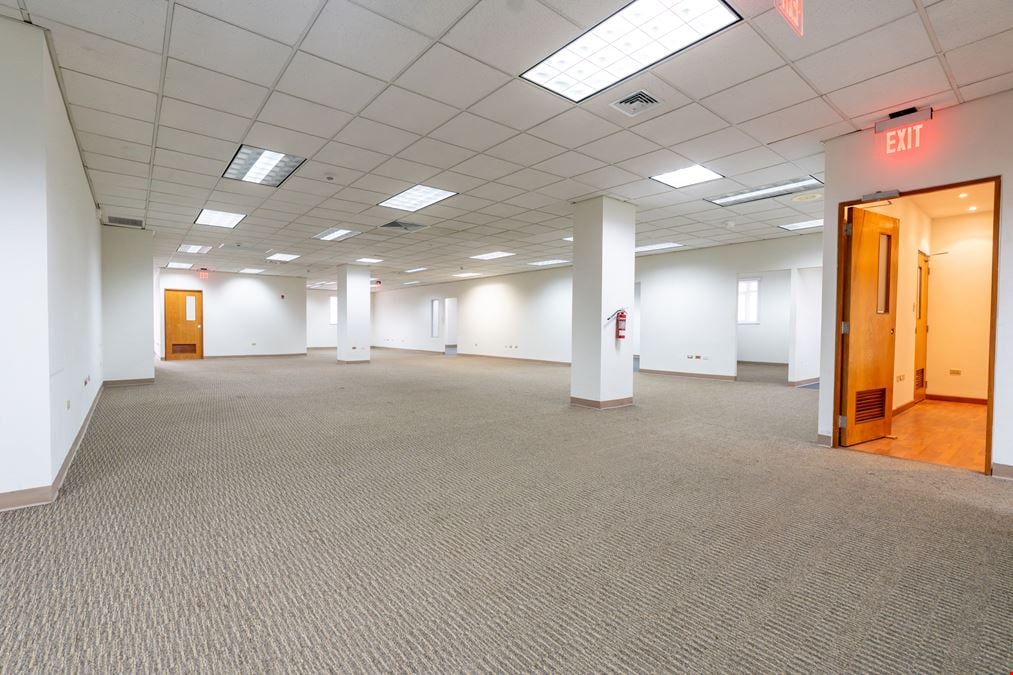 Guaynabo 10,000 SF Office Building @ Amelia - For Lease