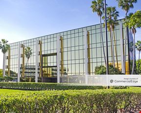 Commerce Pointe Gold