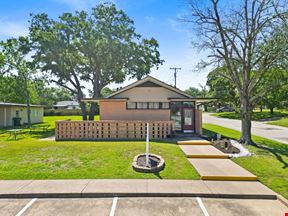 Versatile Mid-Century Office with Suites & Courtyard – Near Midtown & Texas A&M
