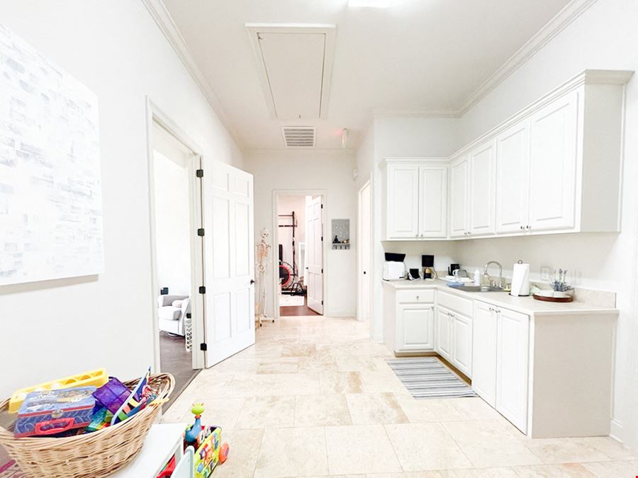 Class A Office Suite in Bluebonnet Medical / Business Sector