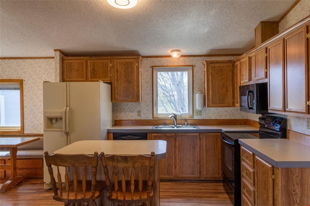 2582 Shoshone Dr