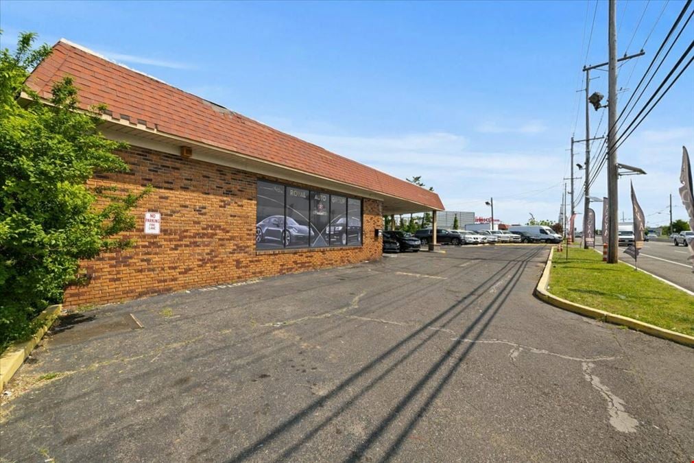 4,934 SF Retail | Car Dealership | .92 Acres of Land | For Sale