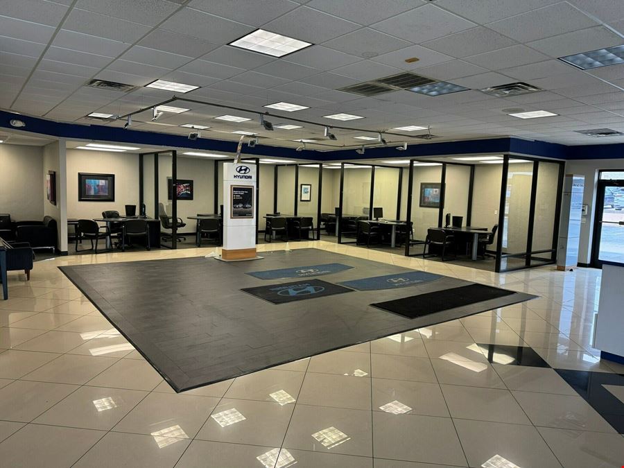 613 West Interstate 240 Service Road