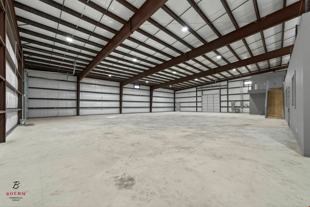 Warehouse/Office Building For Lease in Boerne Texas