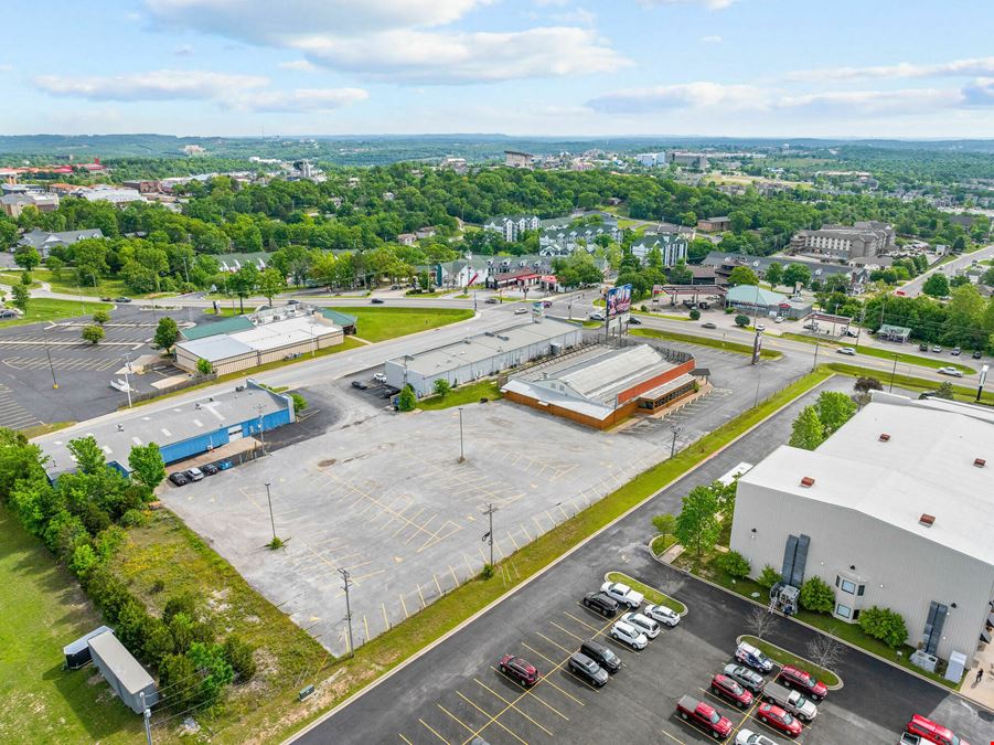 COMMERCIAL PROPERTY W/KITCHEN FOR SALE IN BRANSON, MO