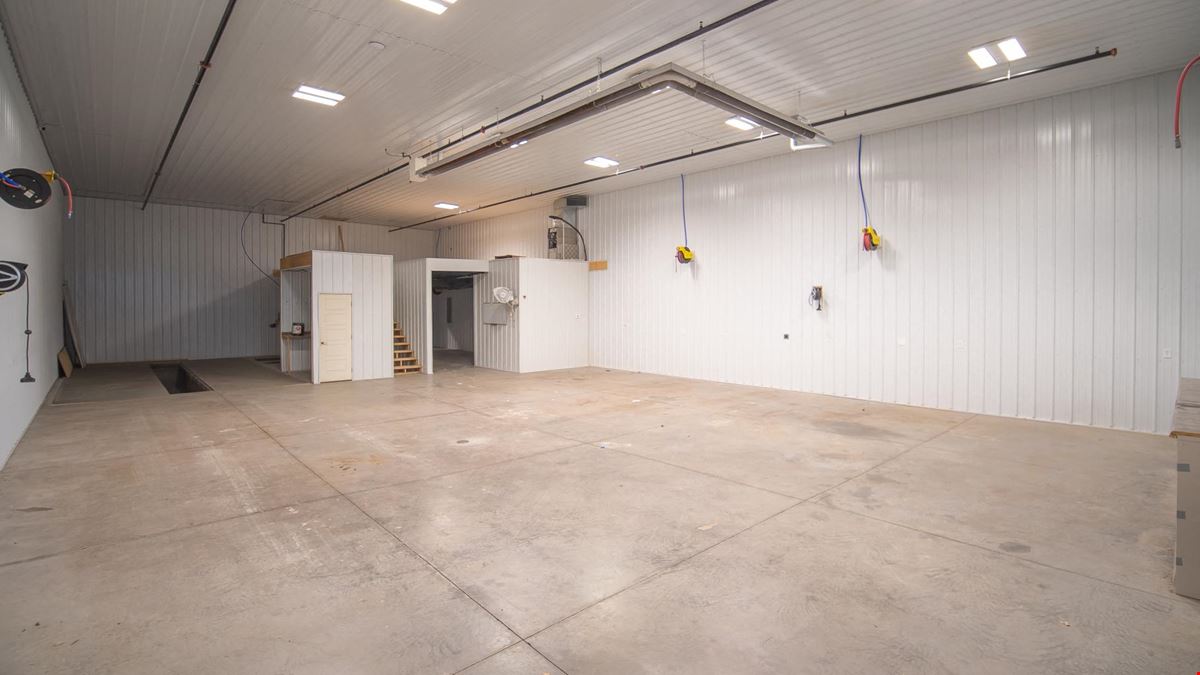 Industrial Space w/ Overhead Doors & Mezzanine