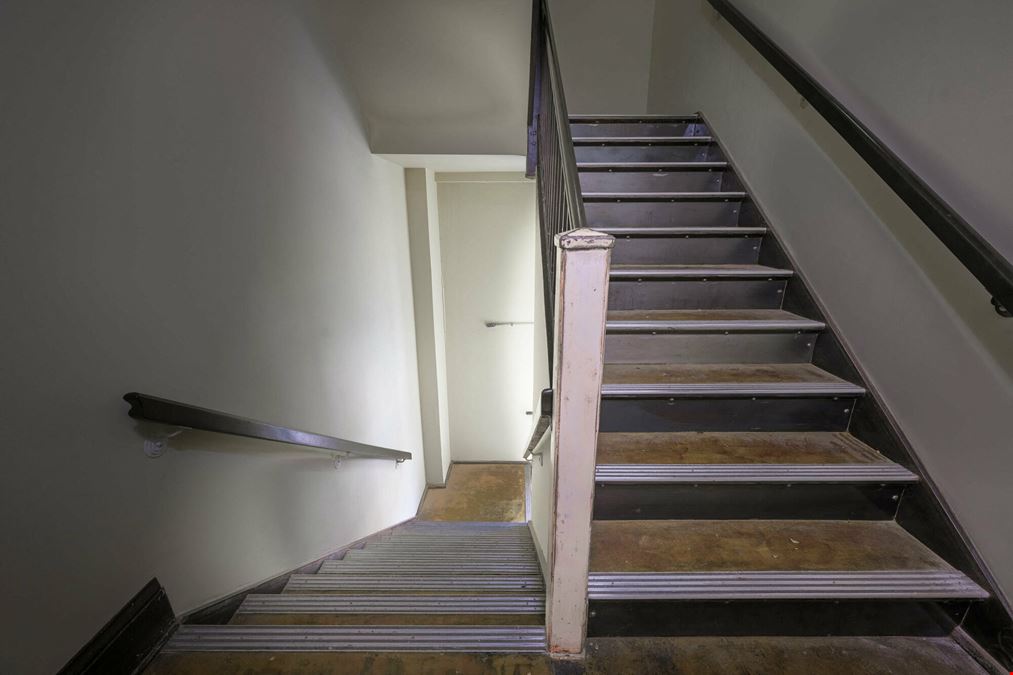 Urban Lofts, Boutique Hotel & Signature Rooftop Bar with Elevator