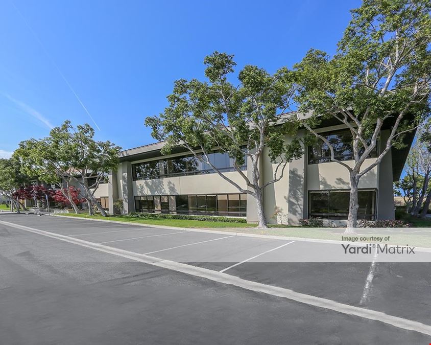 Middlefield Business Park – 291-339 North Bernardo Avenue