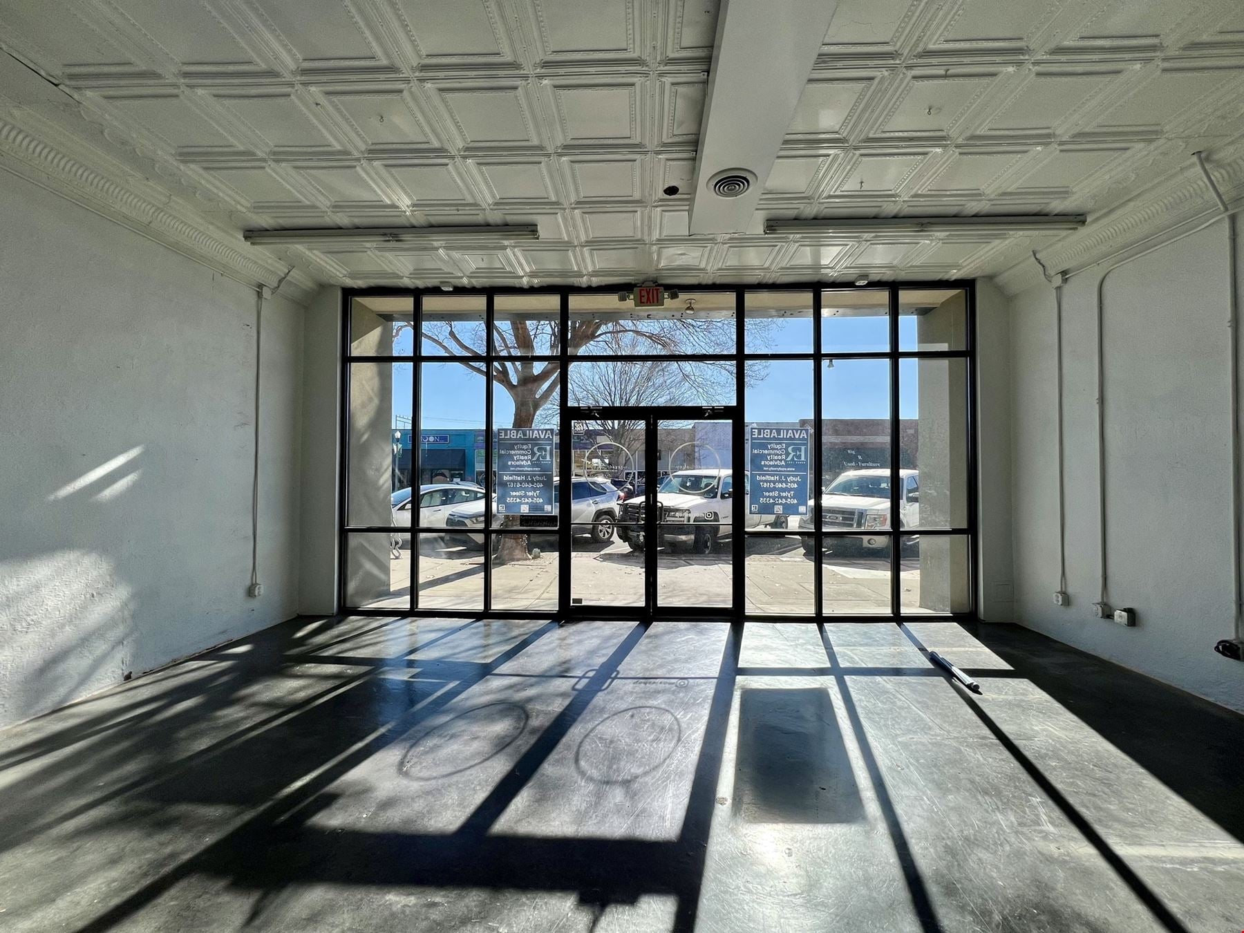 319 E Main St