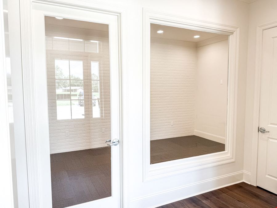Bayou Business Commons: Class A New Construction Office Suites