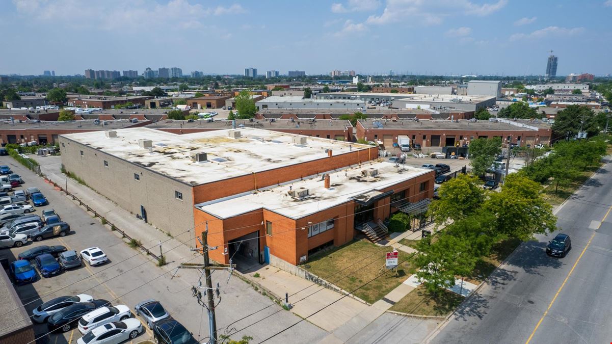 157 Toryork Dr, North York, ON M9L 1X9