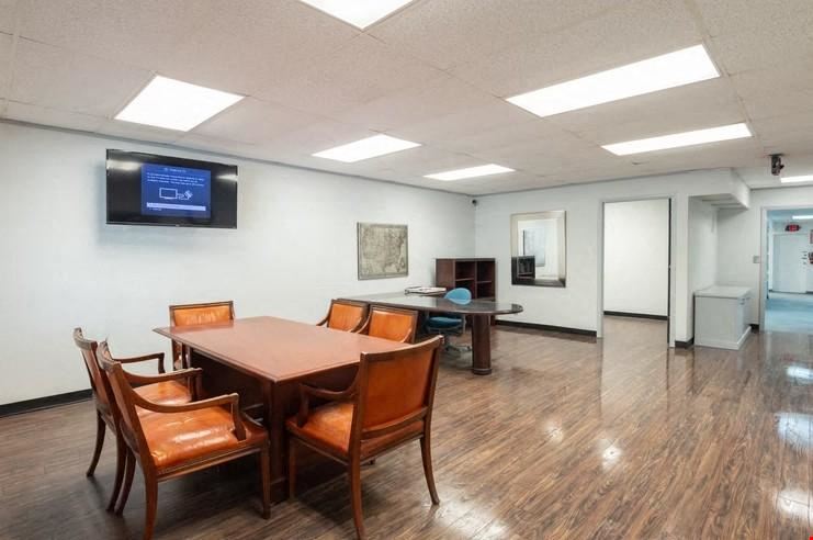 Freestanding Office/Warehouse Building