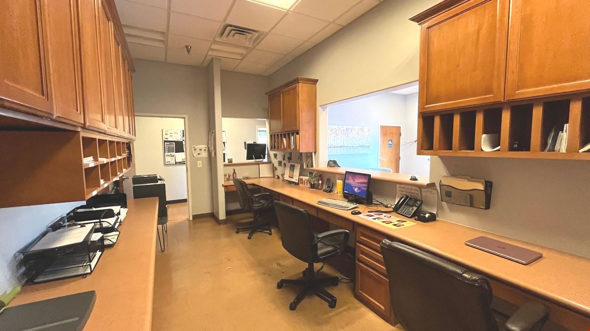 Tuscany Plaza: 2581 South Avenue B