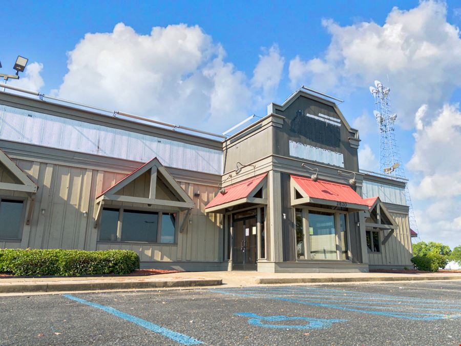 Freestanding 7,870 SF Restaurant in a Highly-Visible Retail Corridor