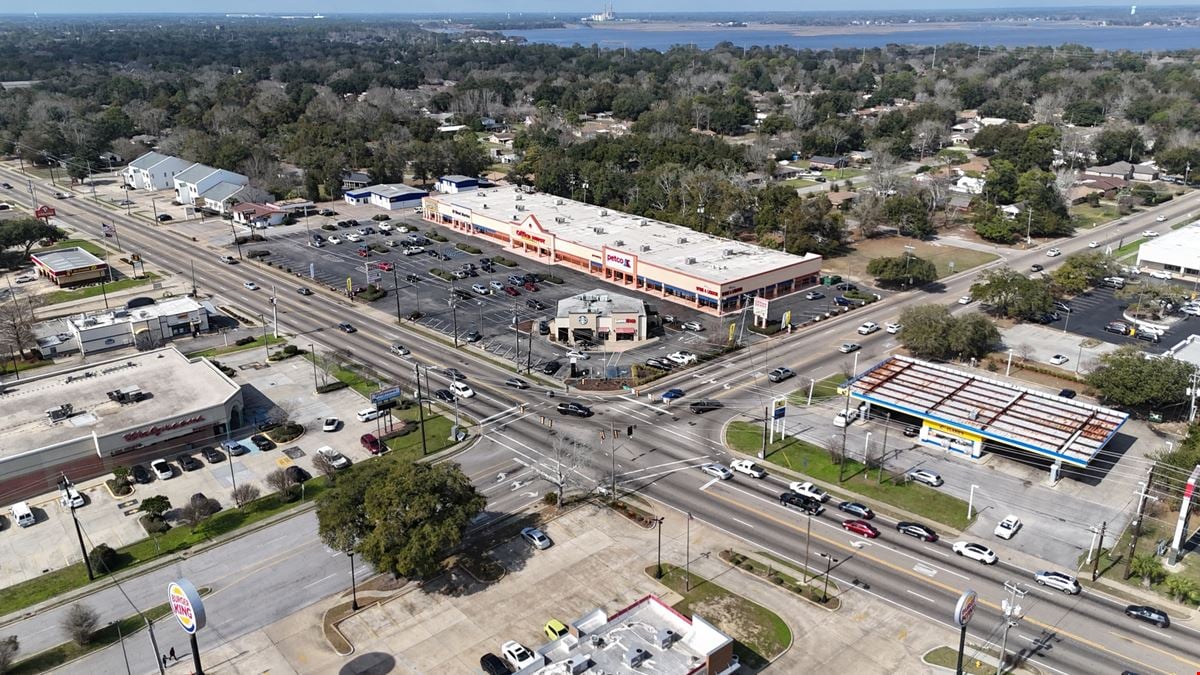 +/-7,000 SF Retail Unit in The Shoppes of Popps Ferry