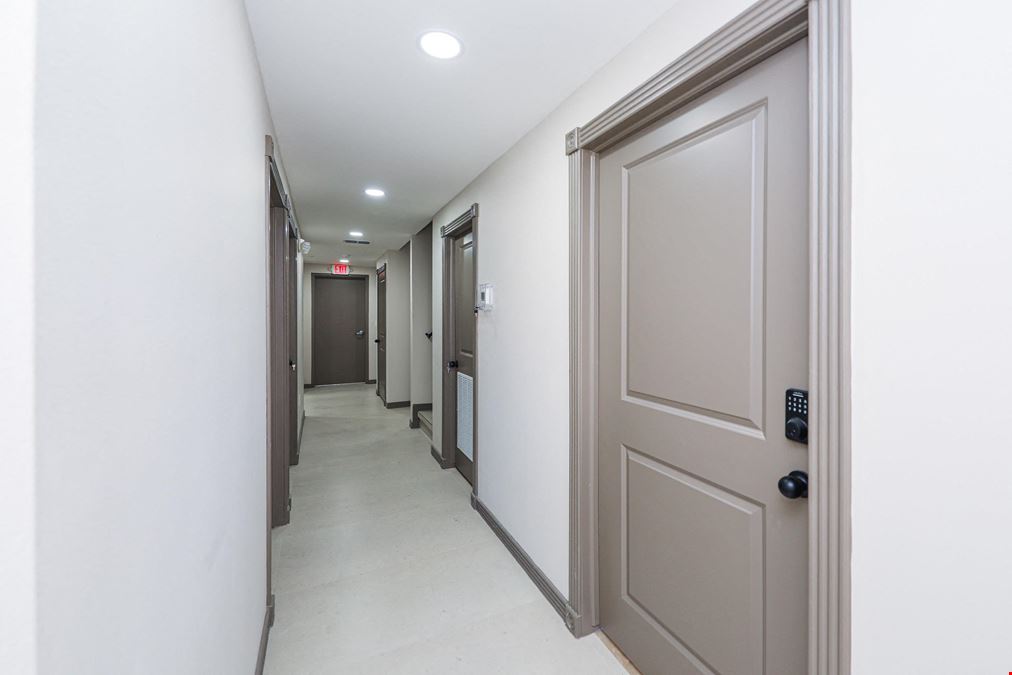 104 E Calton Rd