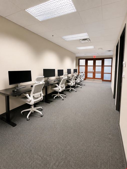 Office Suites For Lease - Briarwood Area / Ann Arbor