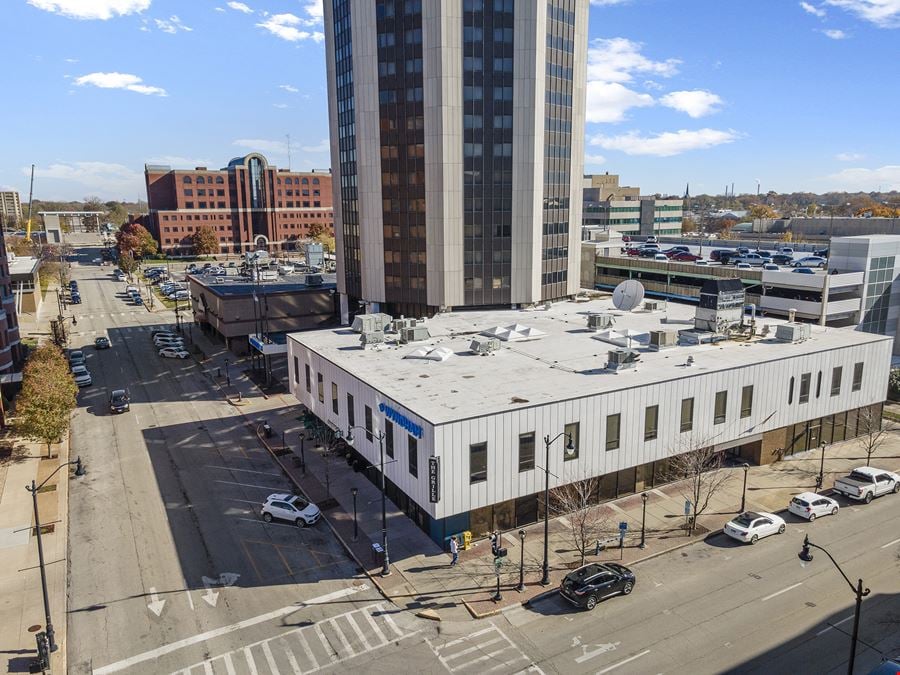 31-Story, Full-Service Downtown Hotel