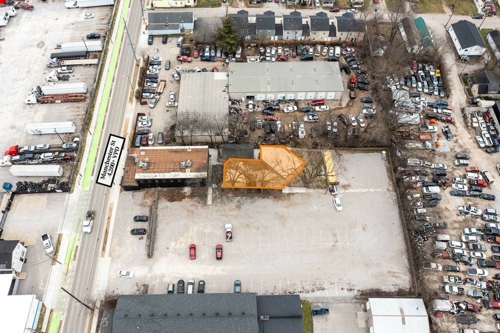 2,950 SF of Commercial Space in Lexington's Distillery District