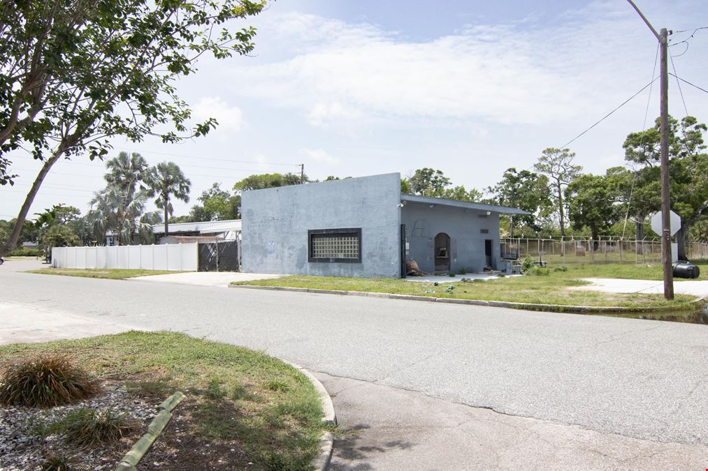 579 27th Street South