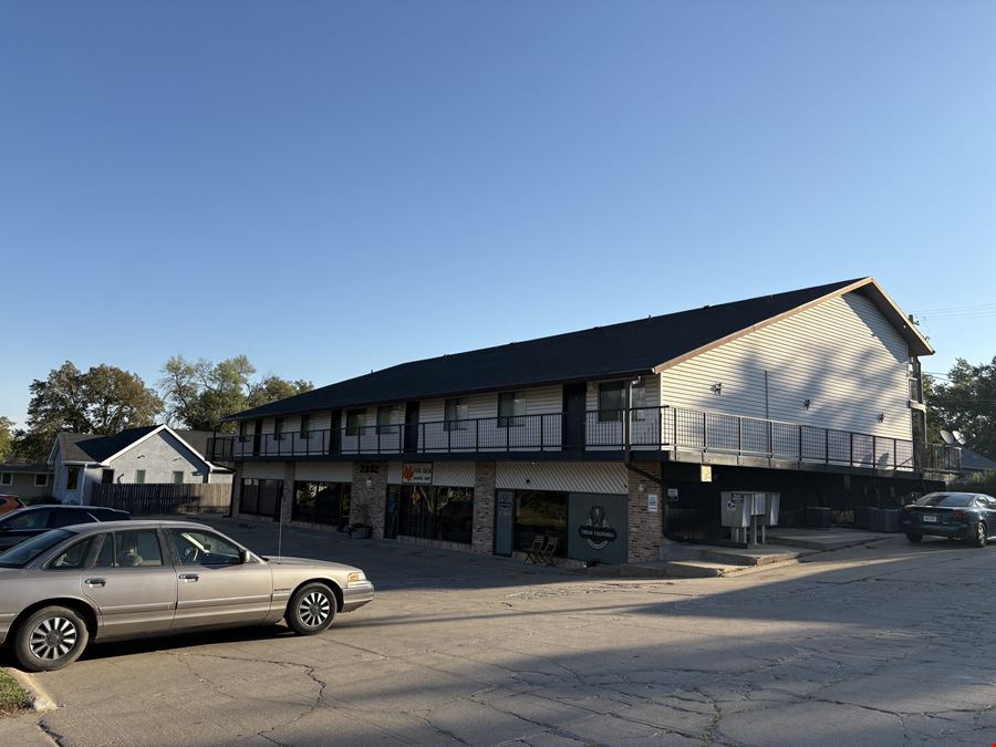 2332 N Cotner Blvd