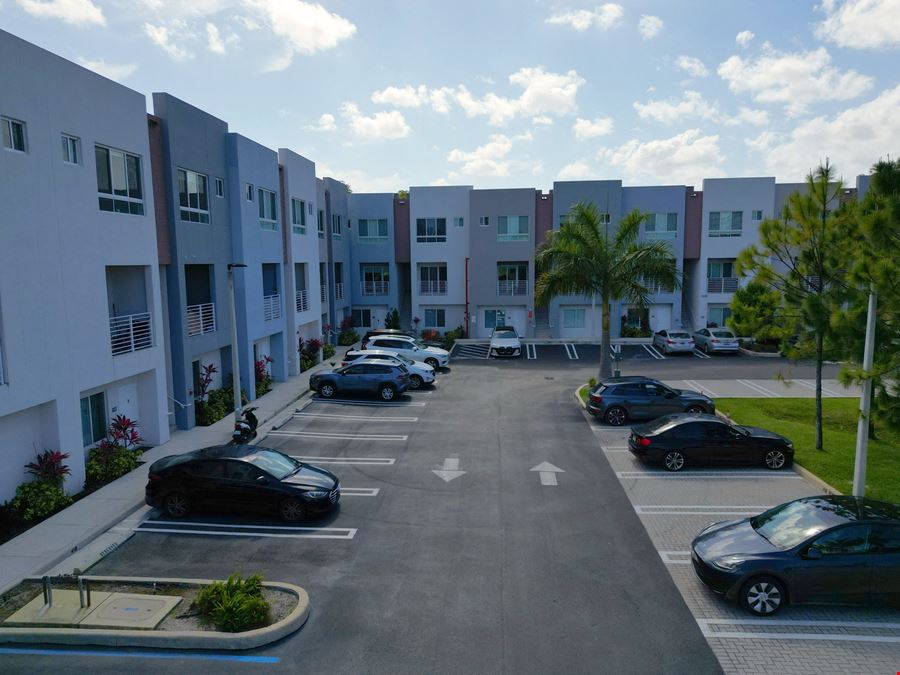 2505 Northeast 193rd Street, unit 4208