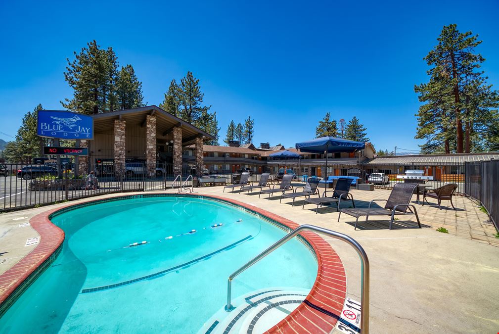 Blue Jay Lodge & Moose and Maple Lodge