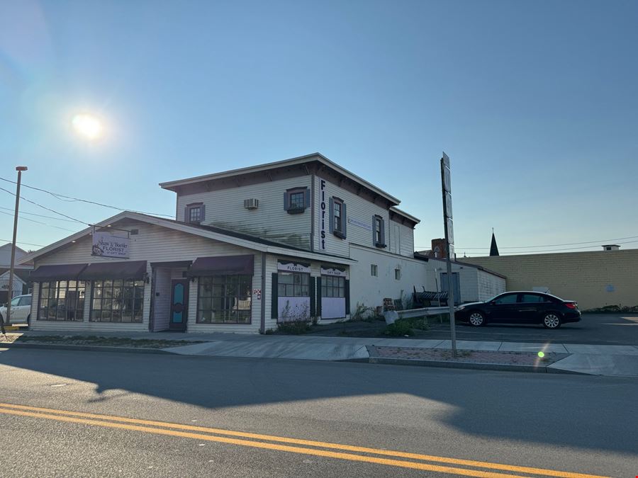 Mixed Use Retail Building