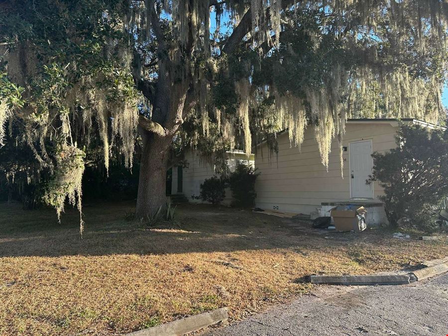 10 Unit - 5 Building Multifamily Property Opportunity
