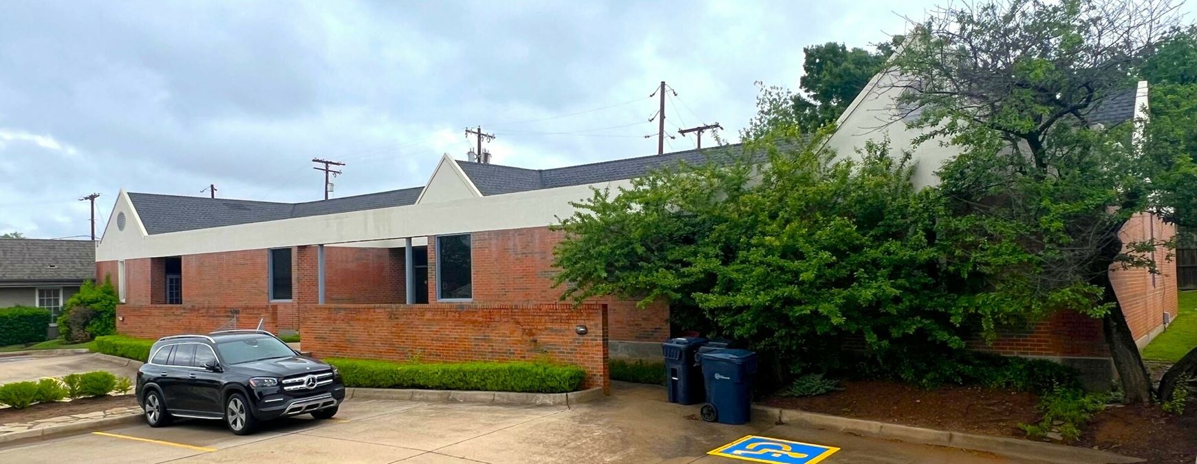 4808 N Classen Blvd