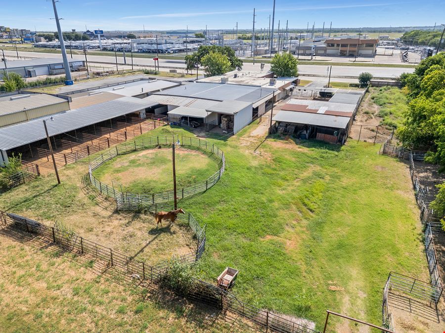 MIXED-USE INVESTMENT ON 1-35