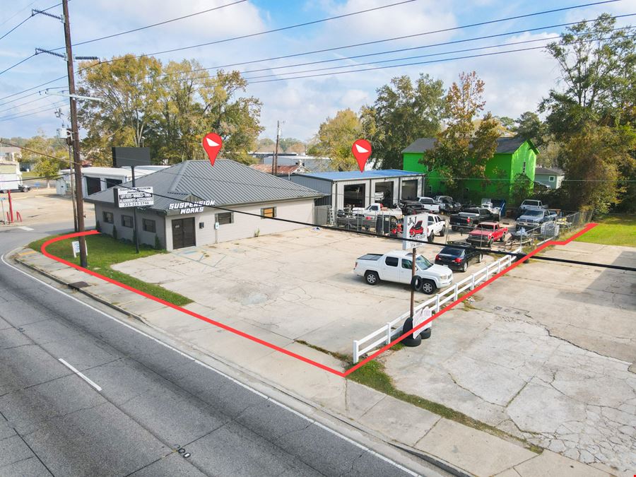 ±4,500 SF Automotive Shop with Equipment on Main St