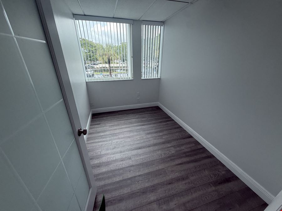 1108 SF Suite 302D PROFESSIONAL & MEDICAL OFFICE SPACE FOR LEASE