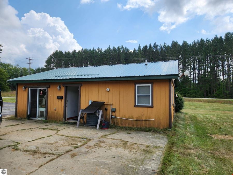 1202 Thomas Rd SW