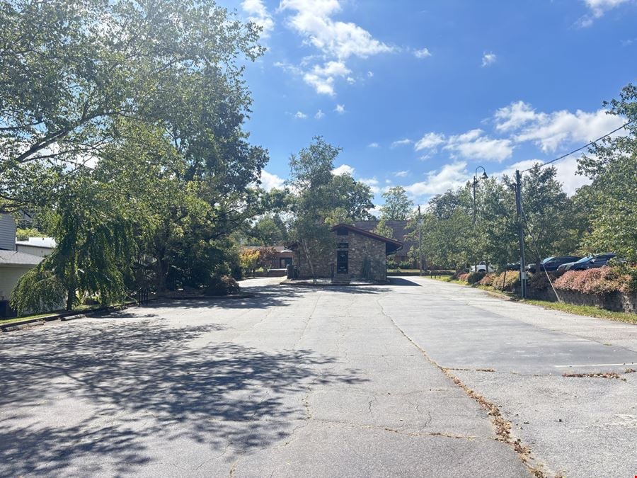 Retail Building Available in Downtown Black Mountain