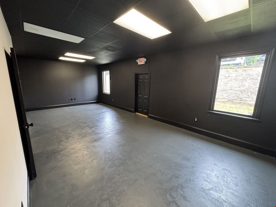 4486 Commerce Dr
