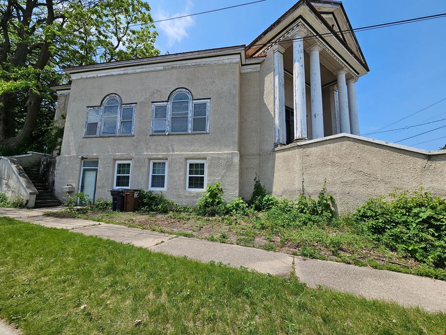 601 W Clark St