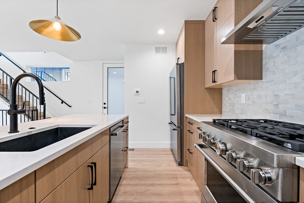 1273, 1281, 1283 Meade St